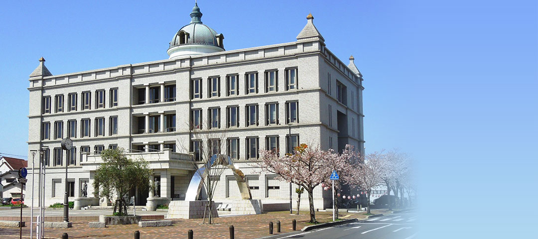 唐津市近代図書館の外観写真