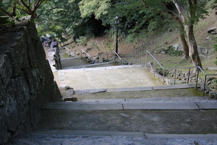 唐津城に続く階段