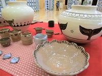 陶芸サークルの作品群