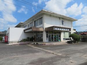 北波多公民館外観
