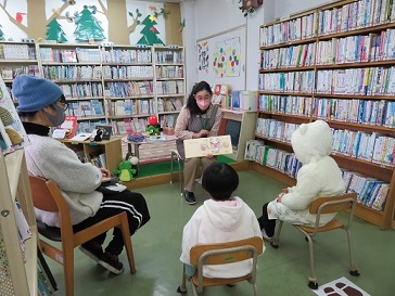 相知図書館で、お話を聞いてみませんかの画像