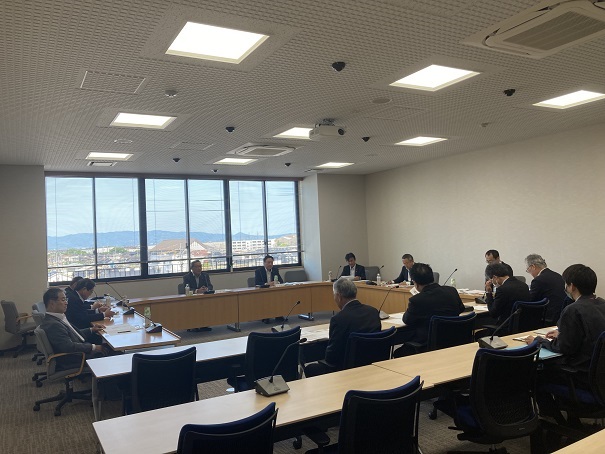 安来市議会（会議室）