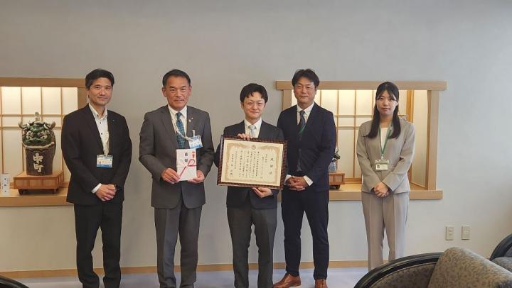 寄附金贈呈式の画像