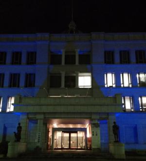 【近代図書館】手話言語の国際デーにあわせてライトアップしています（9月20日）の画像2
