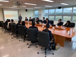 国立国際教育院グローバル力量支援センターで研修を行っている様子