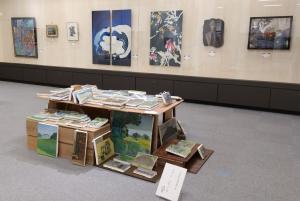 【美術教師25人の作品を展示】