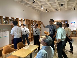 私設図書館（旧すえむら資料館）