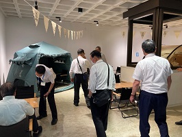 民間企業による商品展示（旧すえむら資料館内）