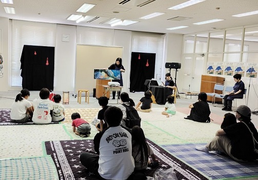 「めっきらもっきらどおんどん」大型絵本の読み聞かせ