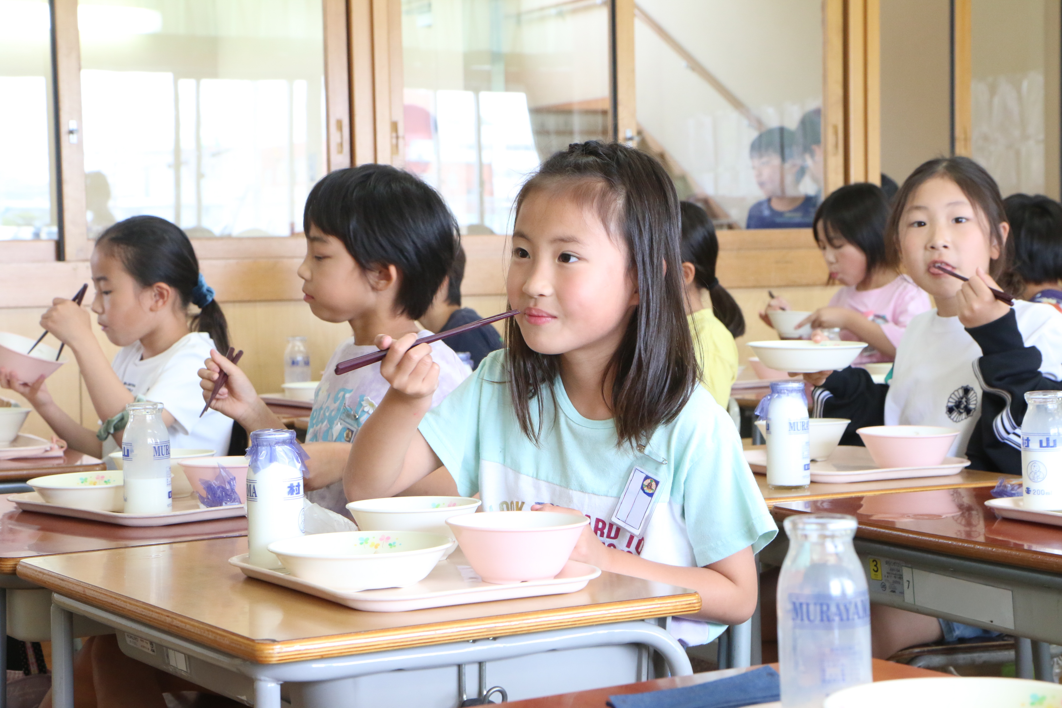 R6学校給食食材購入費