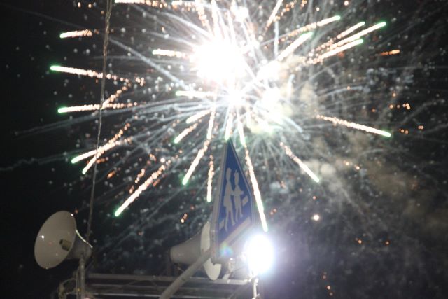 豪華に花火もあがりました