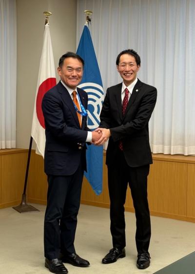 JICA海外協力隊の井上大地さん、市長表敬時の写真