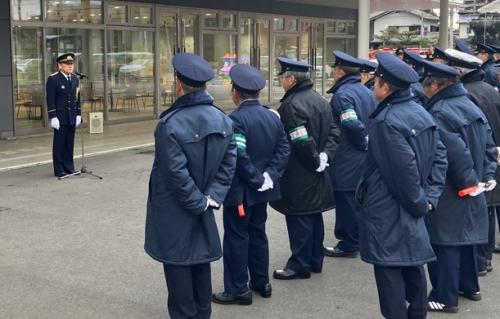 唐津市消防出初式に伴う交通安全指導員出動式での市長あいさつの様子