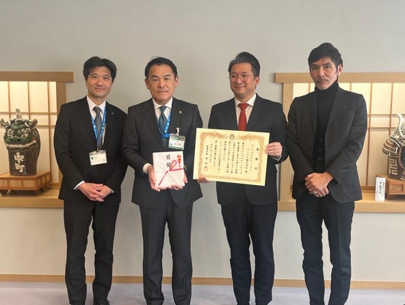 寄附金贈呈式の写真