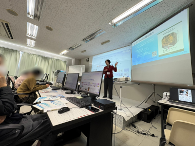 広報編講座の様子（前から）