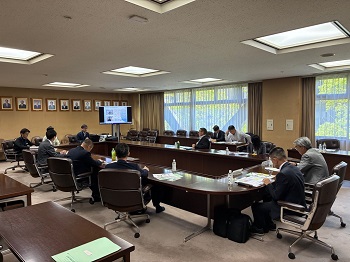 広島市役所での視察研修の様子
