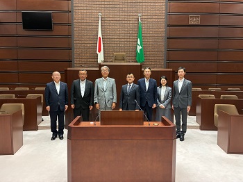 広島市議会議場での様子