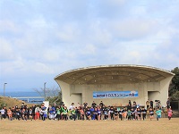 小学生男女子(1.2年生)が一斉にスタート