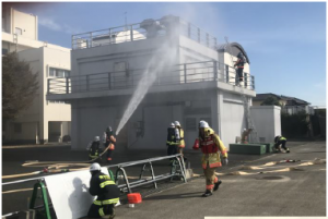 消防学校　放水訓練