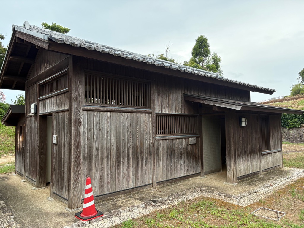 村の広場トイレの写真