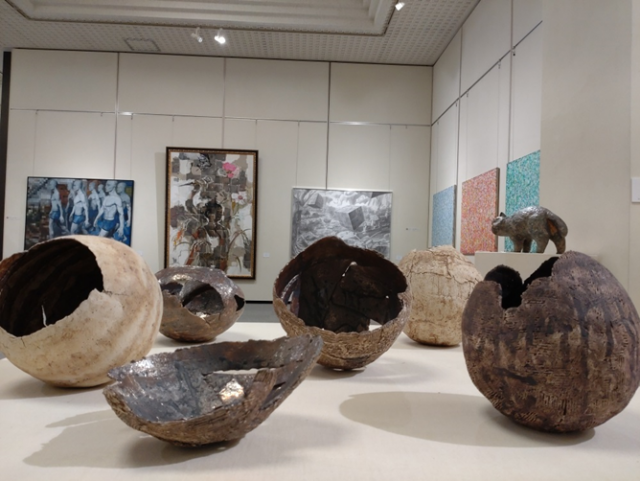 【活気ある作品がひしめきあっています！】の画像