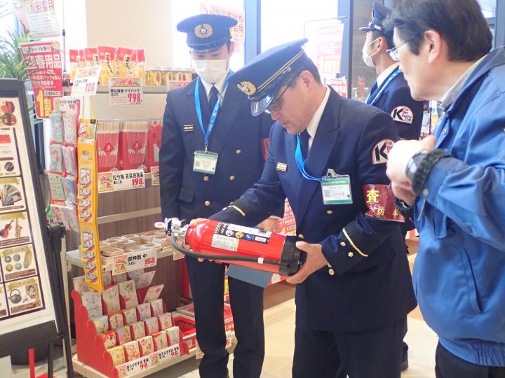 消火器の点検です