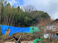 土砂災害の爪痕が残る窯元の画像