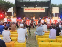 お祭りに映える太鼓演奏の画像