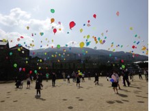地域の高齢者も最後の1個を