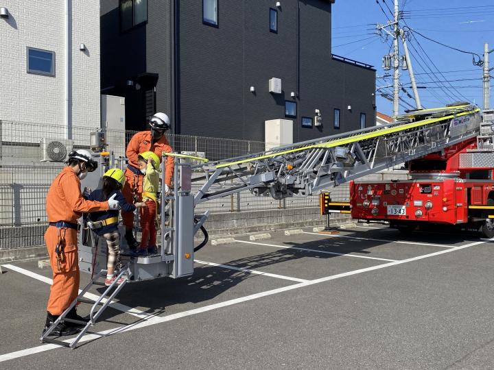 はしご車1