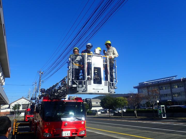 はしご車乗車