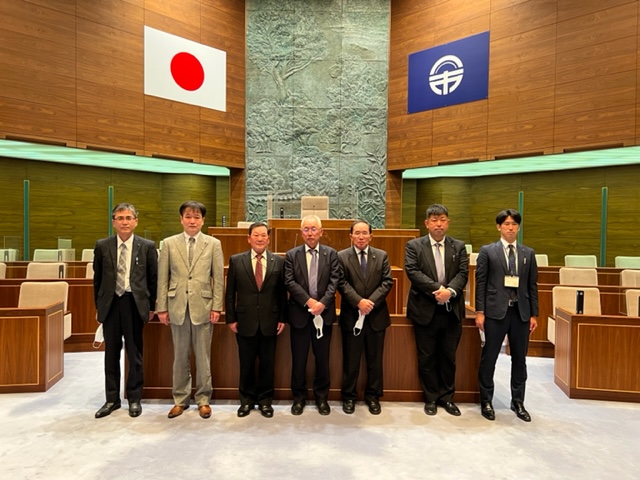 徳島市議会議場の画像