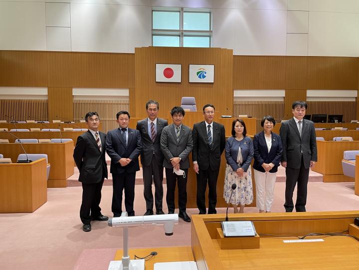 霧島市議会議場の画像