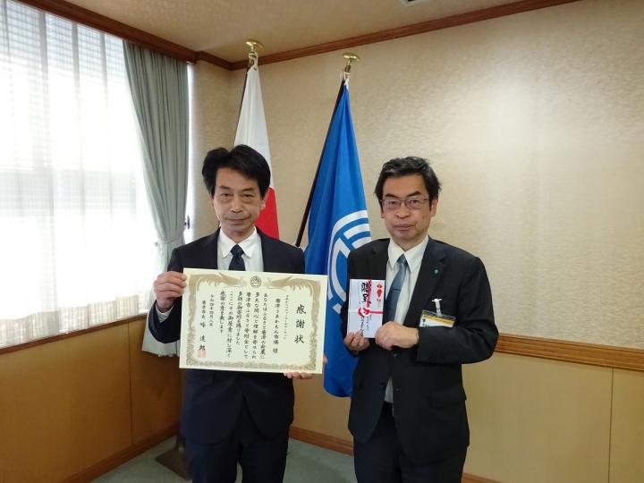 唐津うまかもん市場様との贈呈式の様子