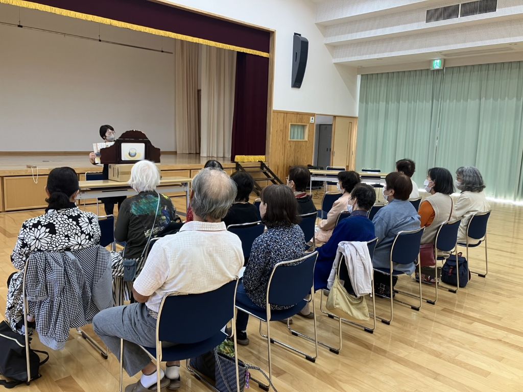 呼子公民館でのリフレッシュふれあい教室（紙芝居）