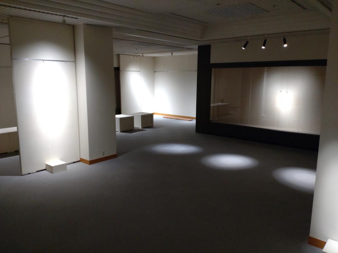 美術ホールライティング例