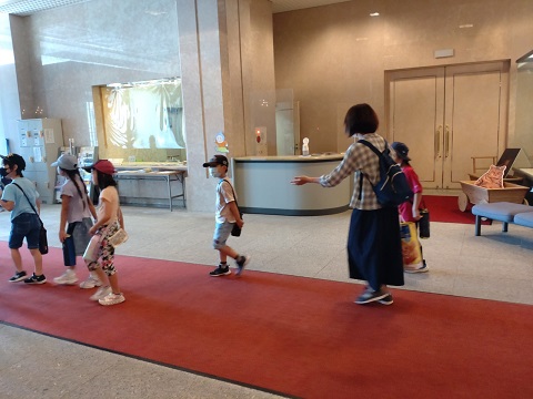 【7月6日見学】木小学校から近代図書館へ見学に来てくれました【7月12日】の画像1